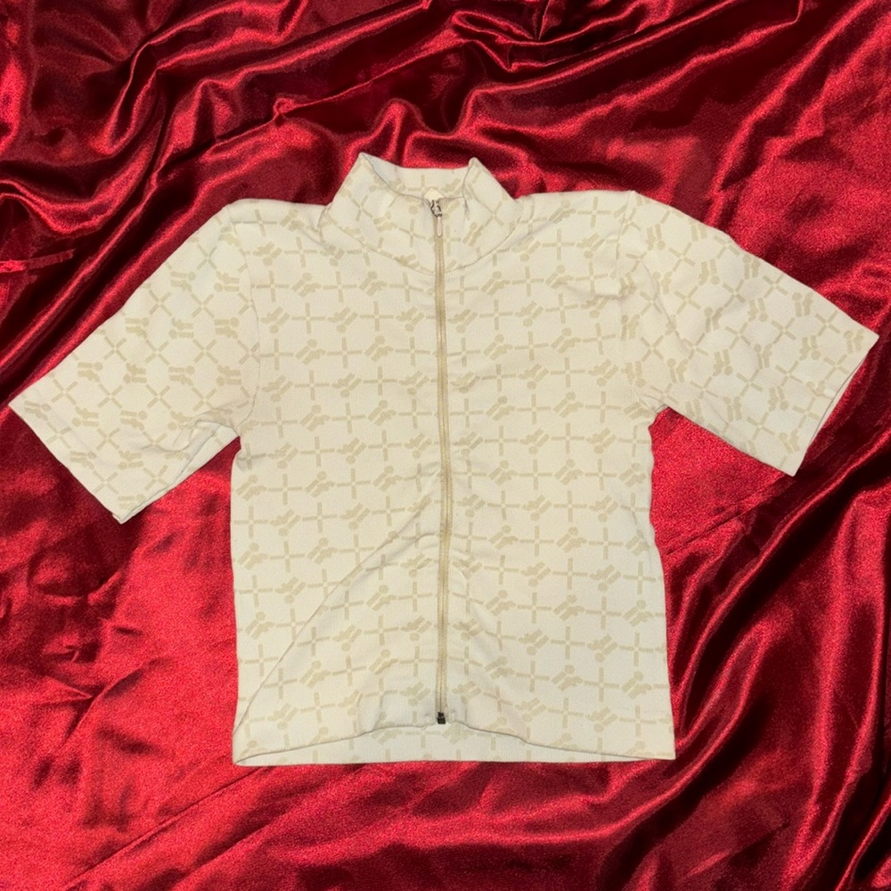Seamless zip up top